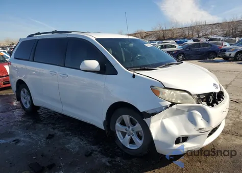 2012 Toyota Sienna Le из США, поврежденный, VIN 5TDKK3DC2CS277663